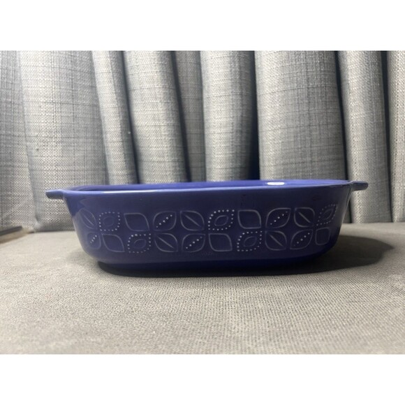 Corning Ware Medium Baker Embossed Stoneware Casserole Dish Blue 1.5 QT - Picture 1 of 8